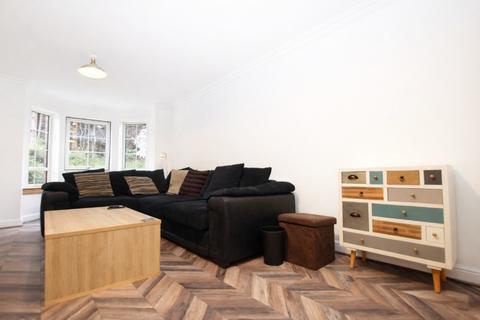 3 bedroom flat to rent, Orchard Brae Avenue, Comely Bank, Edinburgh, EH4