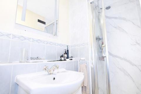 3 bedroom flat to rent, Orchard Brae Avenue, Comely Bank, Edinburgh, EH4