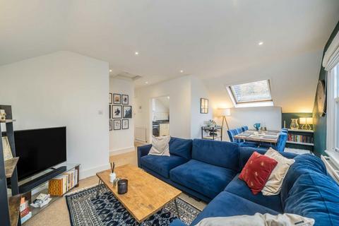 2 bedroom flat for sale, Knollys Road, London SW16