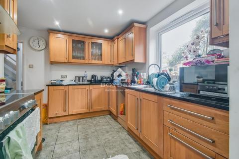 undefined, Roslings Close, Chelmsford CM1