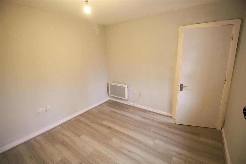 Bedroom..jpg