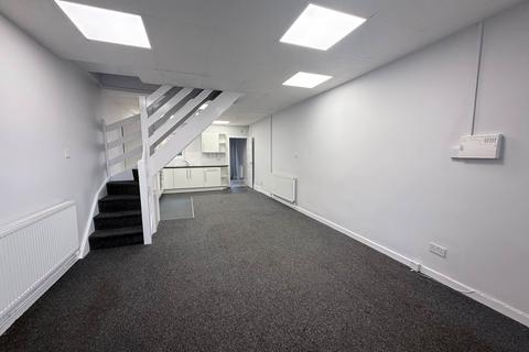 2 bedroom end of terrace house to rent, Domett Street, Higher Blackley