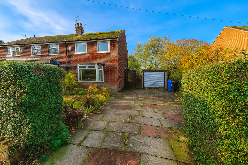 Reevey Avenue, Hazel Grove 2 bed semi-detached house for sale - £270,000