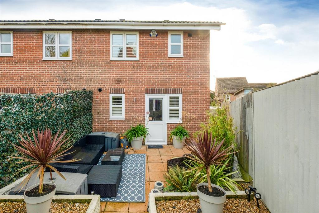 9 Blackthorn Close 24.jpg