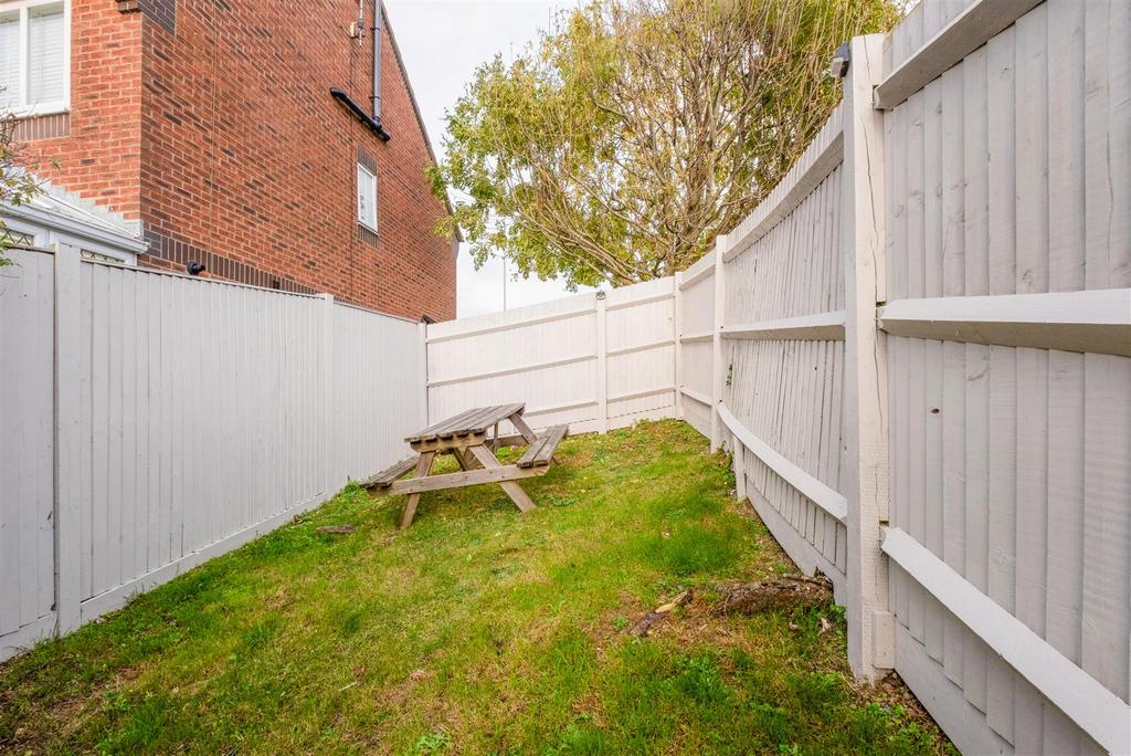 9 Blackthorn Close 22.jpg