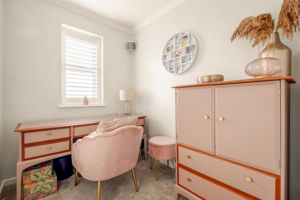 9 Blackthorn Close 11.jpg