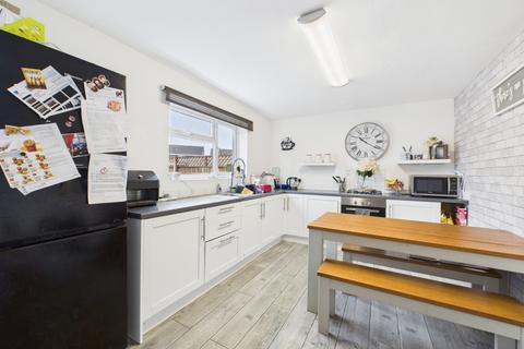3 bedroom house to rent, Carter Road, Cheltenham, GL51