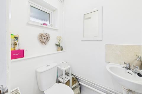 3 bedroom house to rent, Carter Road, Cheltenham, GL51
