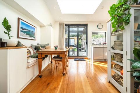 3 bedroom flat for sale, Rosebery Road, London N10