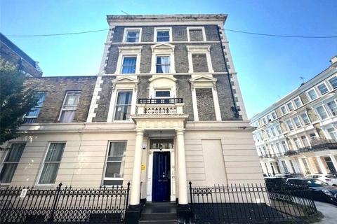 Studio to rent, Castletown Road, London, W14