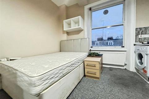 Studio to rent, Castletown Road, London, W14