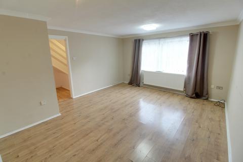 3 bedroom terraced house to rent, Rotherby Grove, Peterborough PE1