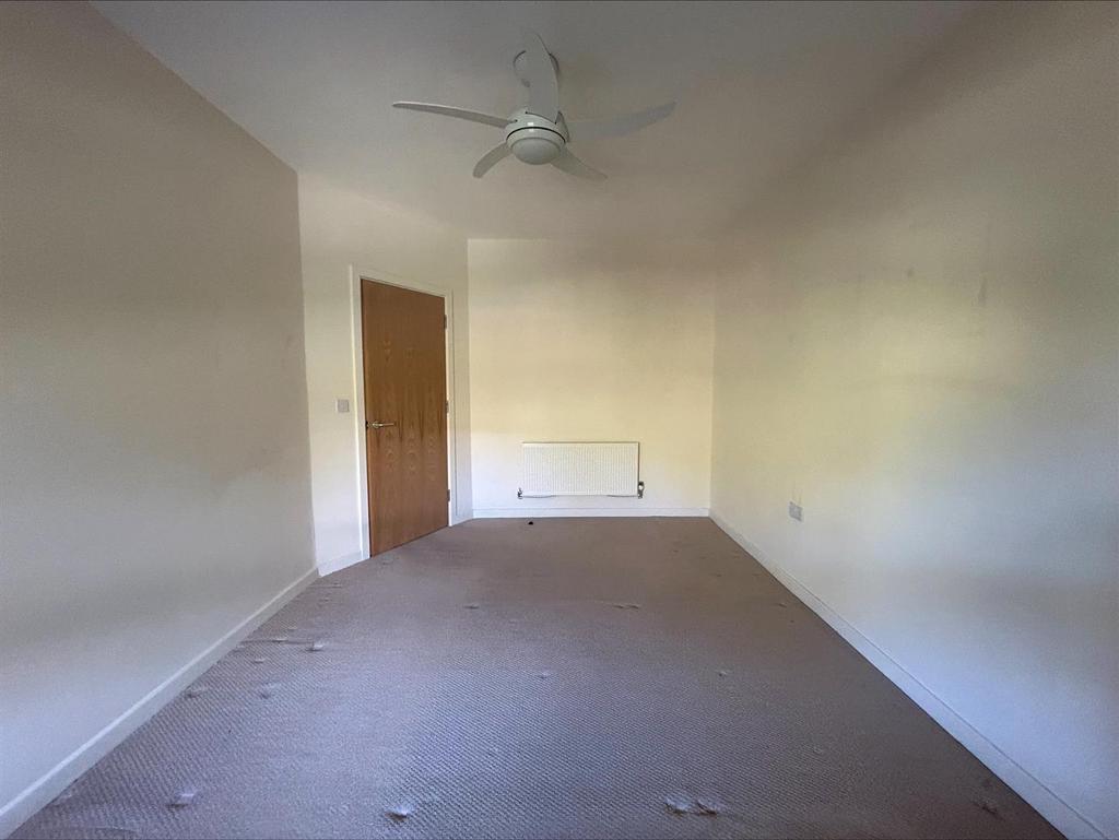 Bedroom 1 .jpeg