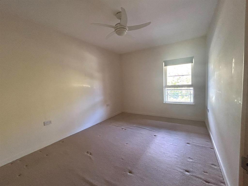 Bedroom 1.jpeg