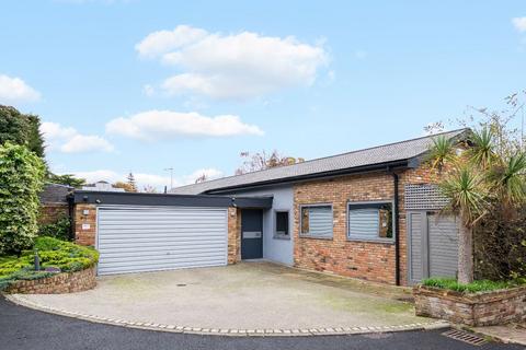 4 bedroom detached house for sale, Fitzgeorge Avenue, New Malden