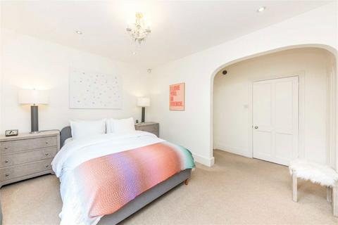 4 bedroom terraced house to rent, Donne Place, London SW3