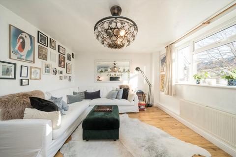 2 bedroom flat to rent, Lime Grove, London W12