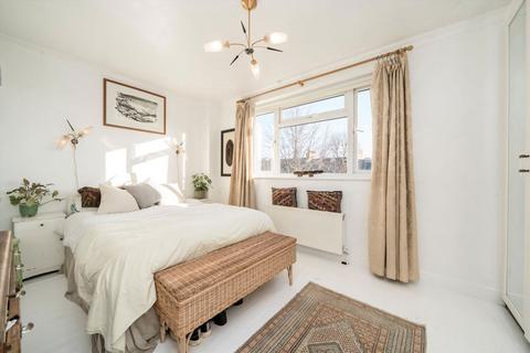 2 bedroom flat to rent, Lime Grove, London W12