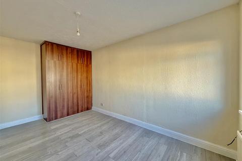 2 bedroom apartment to rent, Parkfield Parade, Feltham TW13