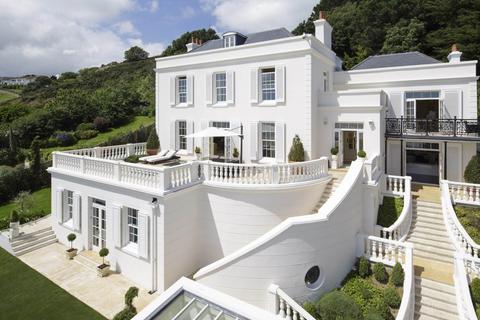 3 bedroom detached house for sale, St Martin