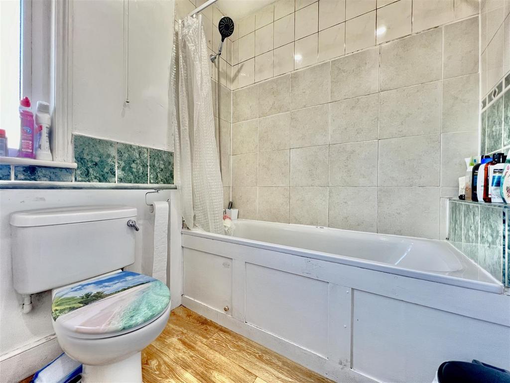Bathroom/ WC