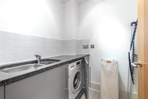 2 bedroom apartment to rent, Drake House, London SW8