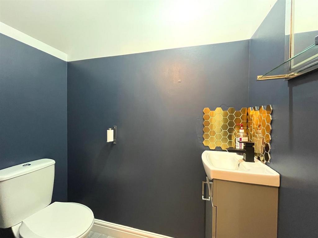 Cloakroom wc