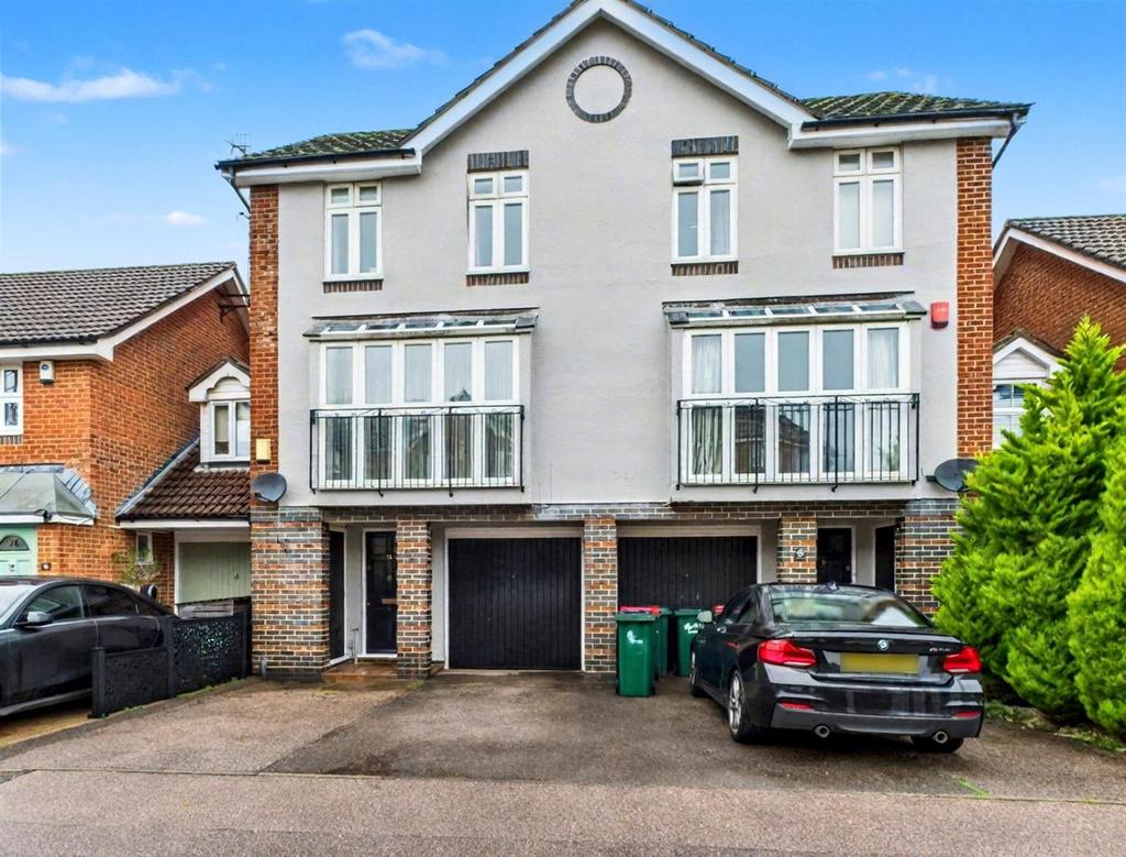 CAM04622 G0-PR0106-STILL015.jpg