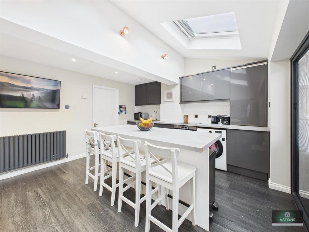 CAM04622 G0-PR0106-STILL011.jpg