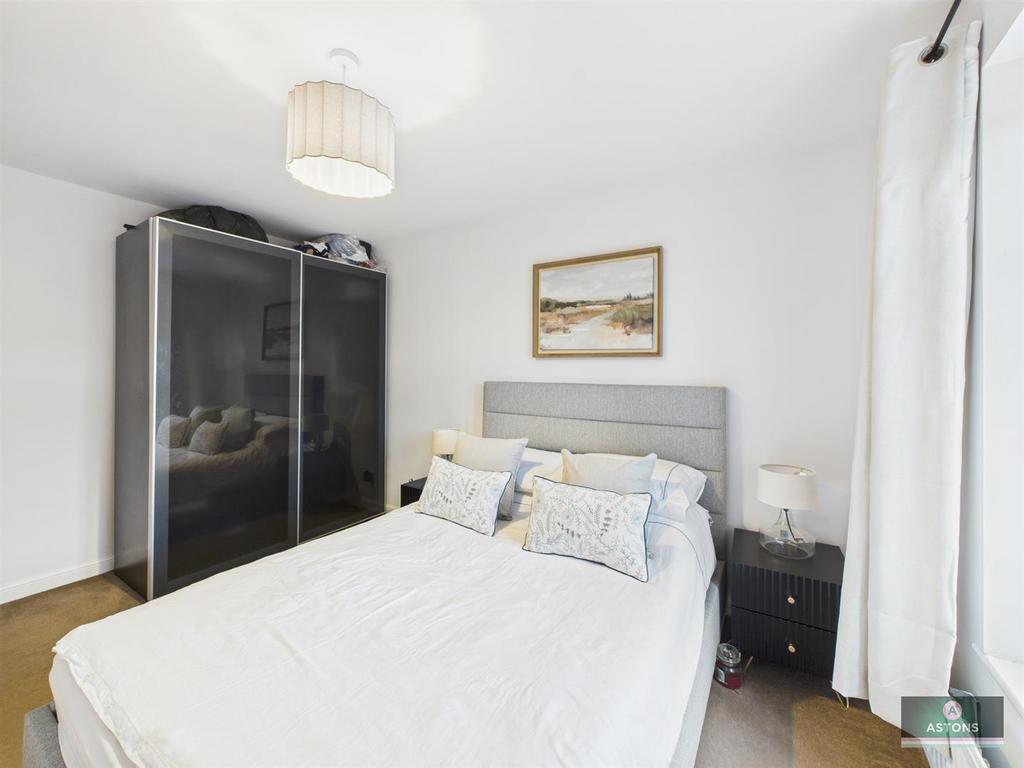 CAM04622 G0-PR0106-STILL019.jpg