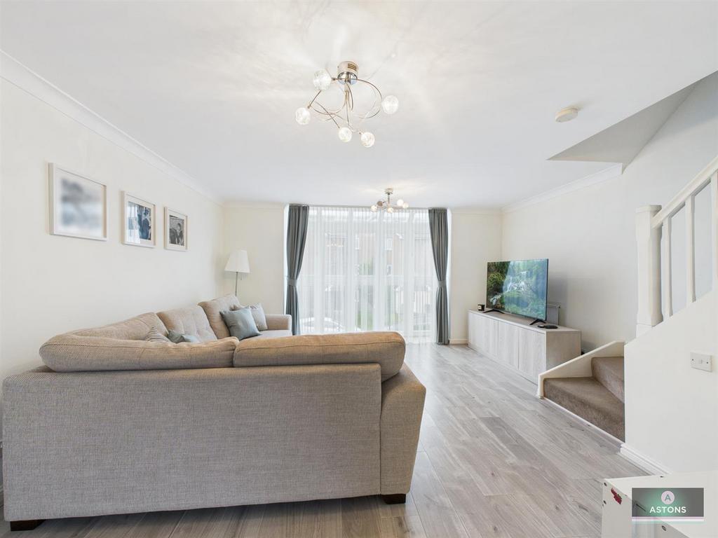 CAM04622 G0-PR0106-STILL001.jpg