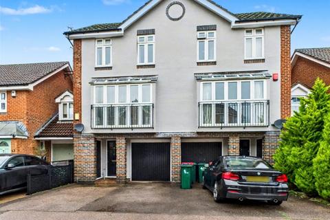 3 bedroom townhouse for sale, Walker Road, Maidenbower RH10