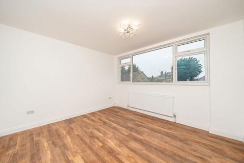 2 bedroom flat to rent, Kersfield Road, London SW15