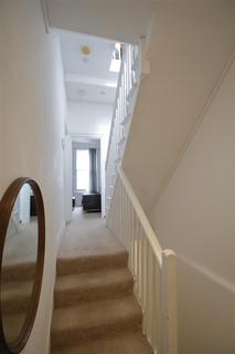 3 bedroom flat to rent, Tradescant Road, London SW8