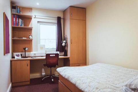 undefined, Bradford BD7