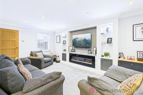 3 bedroom detached house for sale, Albert Gardens, Harlow CM17