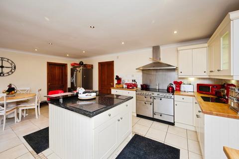 5 bedroom detached house for sale, Doncaster DN6