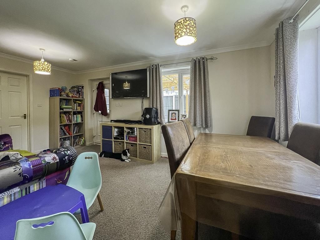 Dining room (2)
