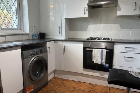 House share to rent, Barnabas Road, Hackney, E9