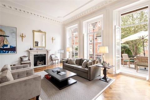 3 bedroom apartment to rent, Cadogan Square, London, SW1X