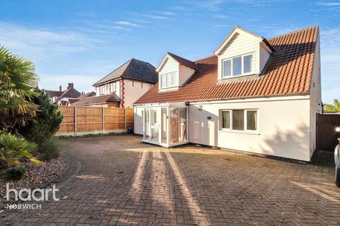 4 bedroom detached bungalow for sale, Cromer Road, Norwich
