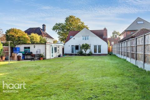 4 bedroom detached bungalow for sale, Cromer Road, Norwich
