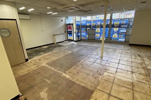 Office to rent, 50-50A Queens Rd Buckhurst Hill IG9 5BY