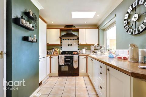 4 bedroom detached bungalow for sale, Half Field Lane, Norwich