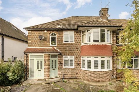 Creighton Avenue, London N2