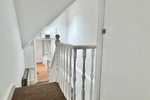 1 bedroom apartment to rent, Cheriton Road, Kent CT19