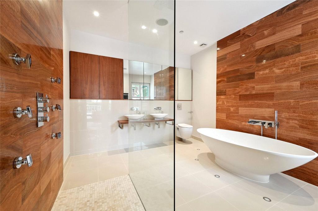 Principal Bathroom