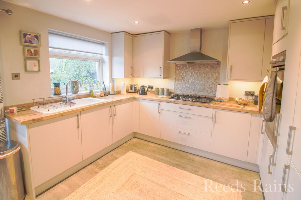 Kitchen/Dining