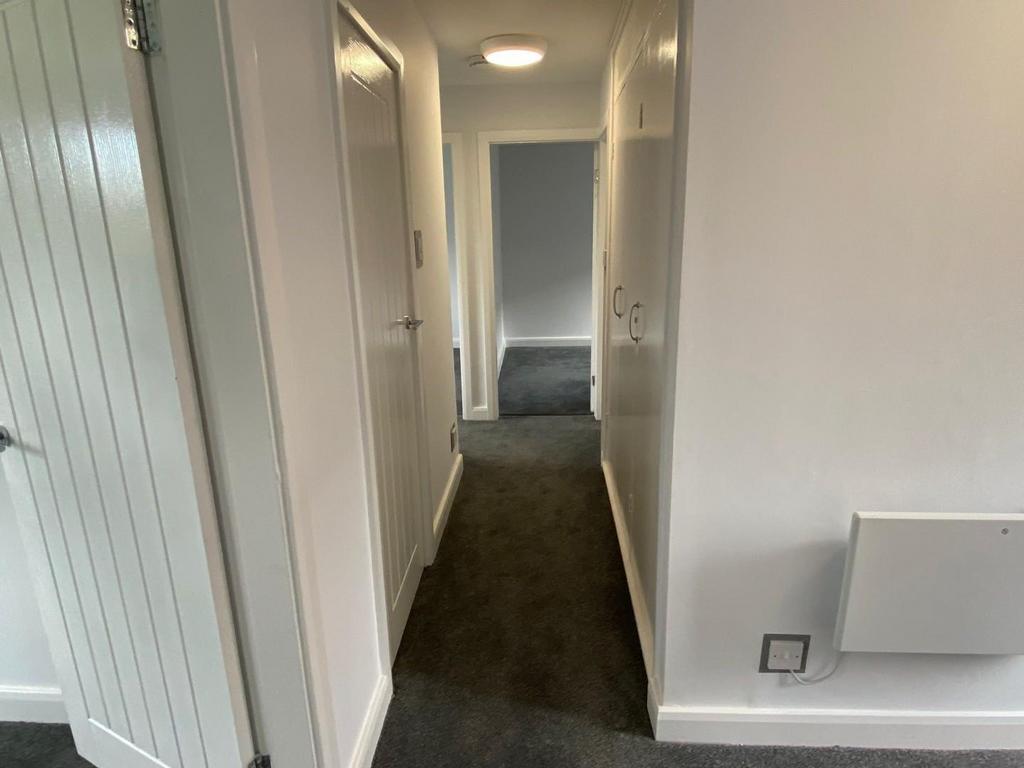 Hallway 2.jpg
