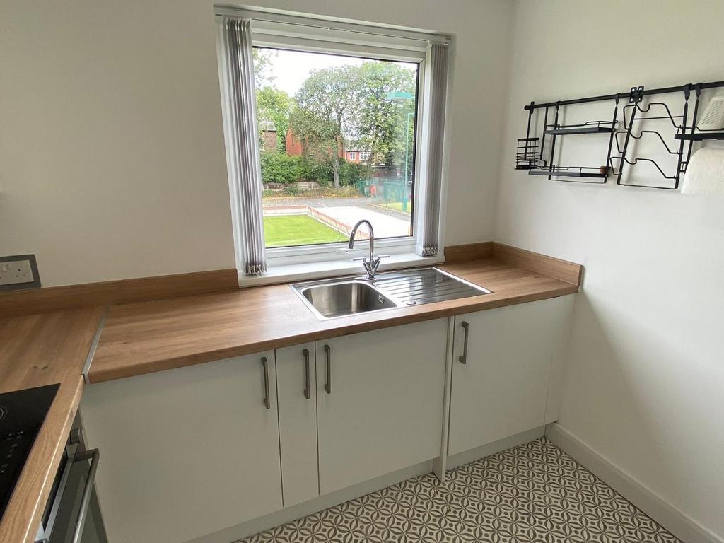 Kitchen 2.jpg